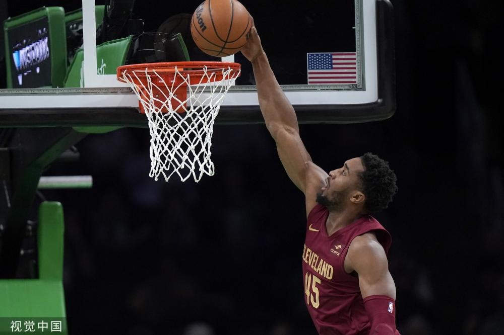 伦纳德曾在 伦纳德曾在