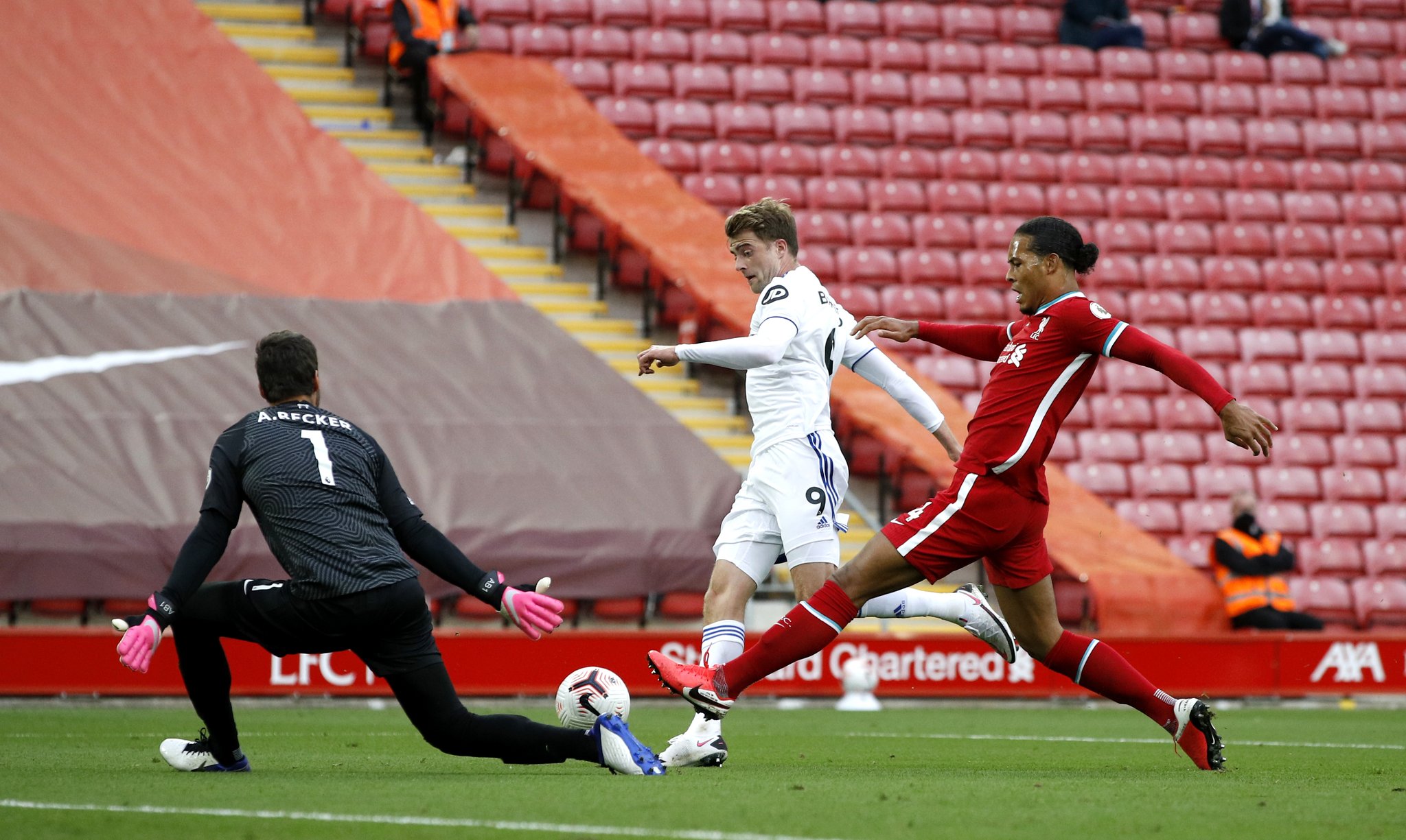 本土联赛与 本土联赛与